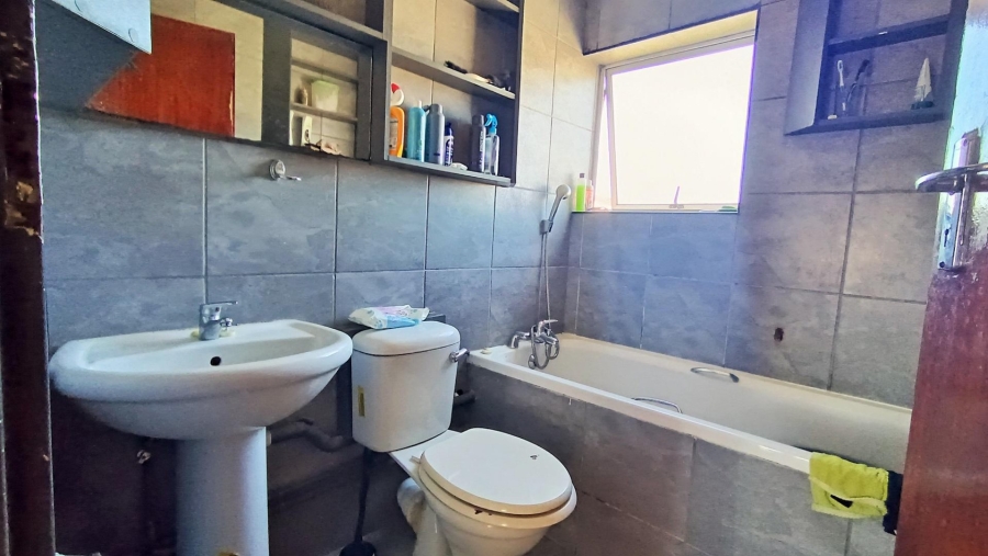 3 Bedroom Property for Sale in Mitchells Plain Central Western Cape